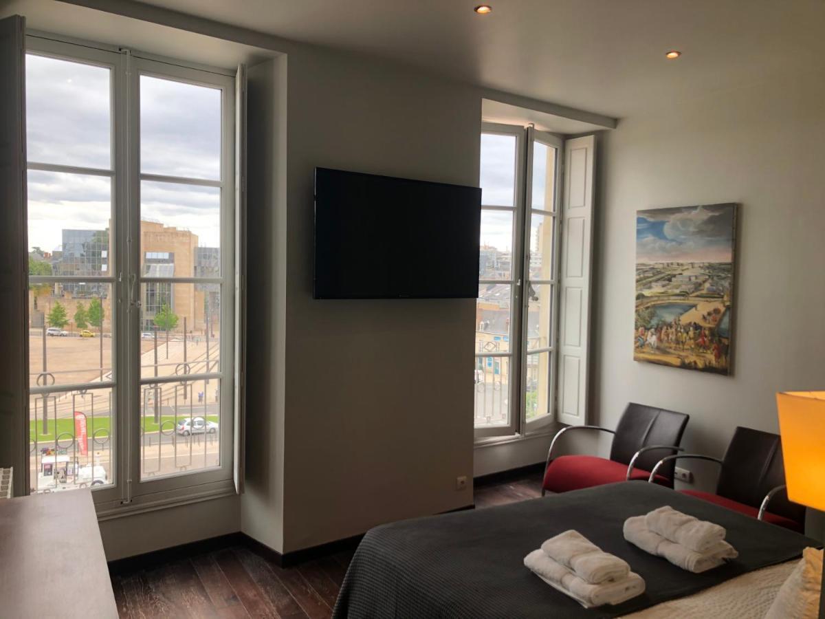 Le Doyenne - Entree Autonome - Hypercentre Bed & Breakfast Le Mans Ngoại thất bức ảnh